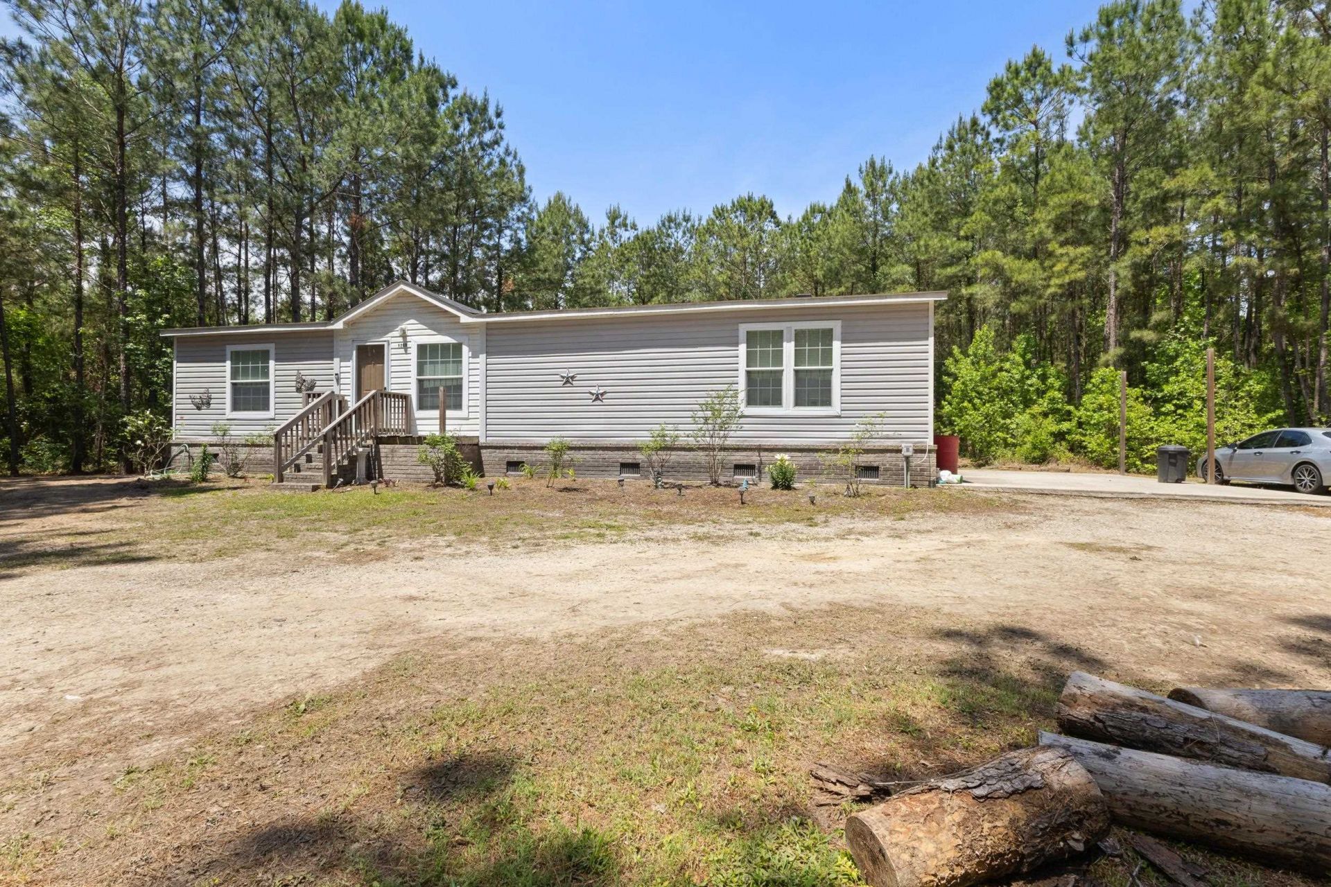 1209 Railroad Dr. Photo 8