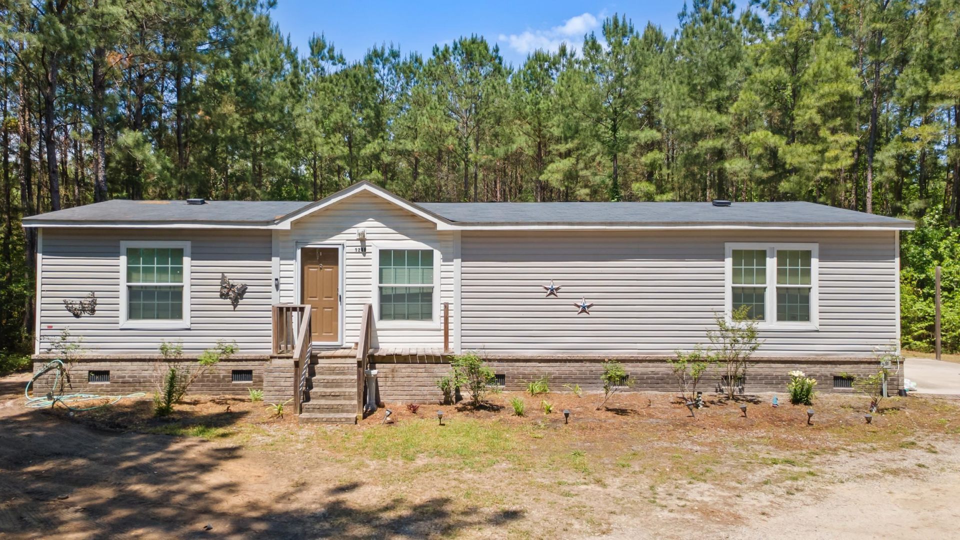 1209 Railroad Dr. Photo 9