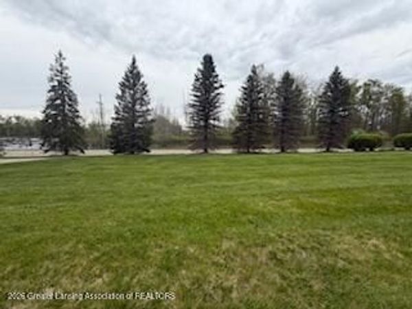 1112 W Maide Marians Court, Williamston, MI 48895