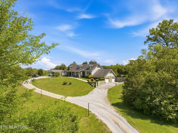 180 Old Sink Church Rd , Tellico Plains, TN 37385