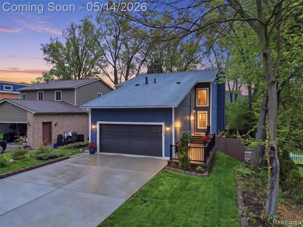 2092 Langham Drive, West Bloomfield Twp, MI 48323