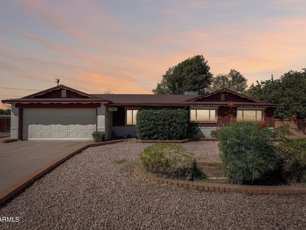2923 W WINDROSE Drive, Phoenix, AZ 85029