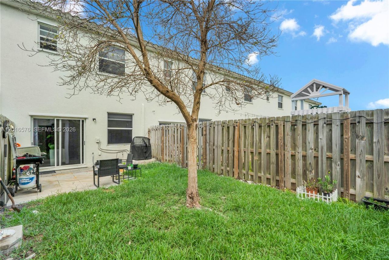 1469 SE 26th Ter, Homestead, FL 33035 Photo