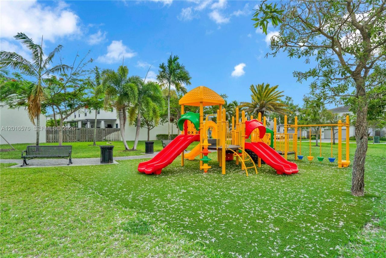 1469 SE 26th Ter, Homestead, FL 33035 Photo