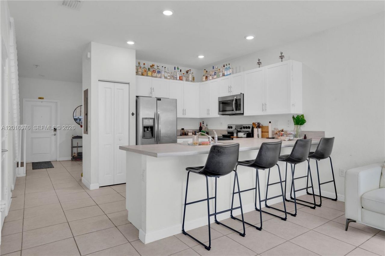 1469 SE 26th Ter, Homestead, FL 33035 Photo