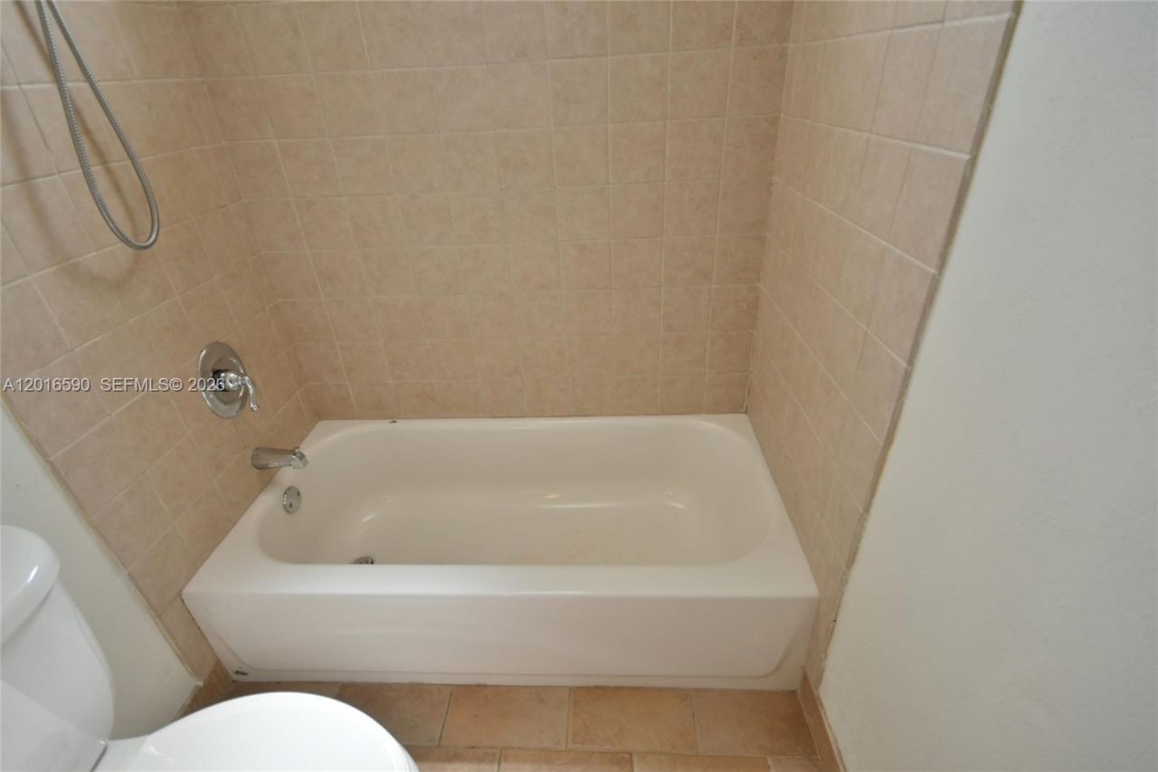 6884 N Kendall Dr, Unit C401, Pinecrest, FL 33156 Photo