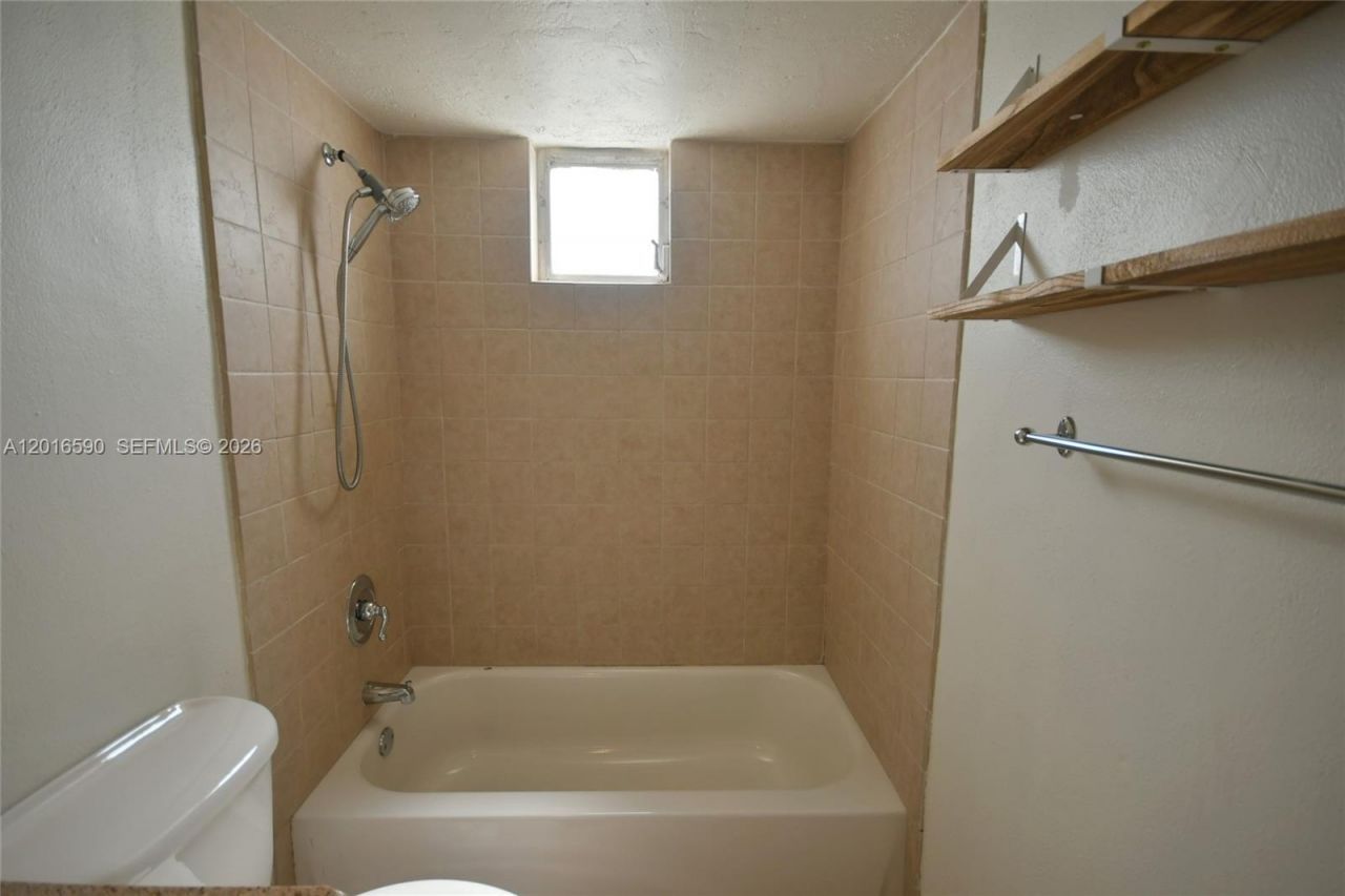6884 N Kendall Dr, Unit C401, Pinecrest, FL 33156 Photo