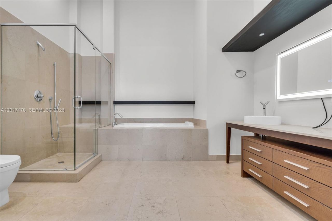 495 Brickell Ave, Unit 1501, Miami, FL 33131 Photo