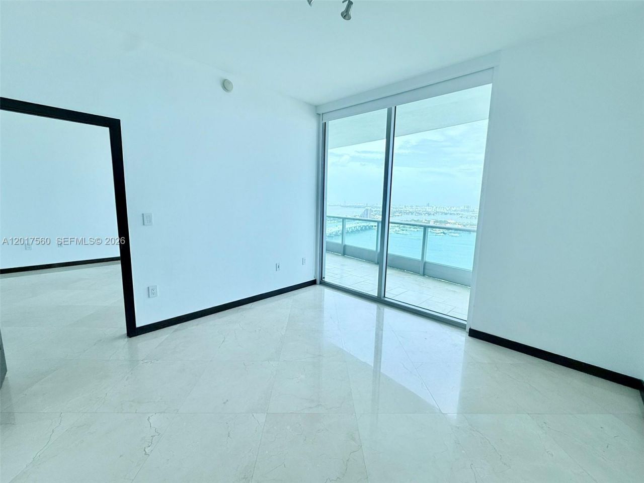 900 Biscayne Blvd , Unit 3803, Miami, FL 33132 Photo
