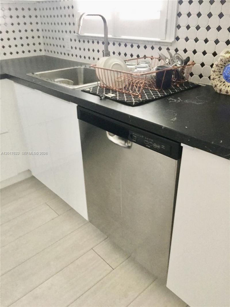 1610 Lenox Ave , Unit 416, Miami Beach, FL 33139 Photo