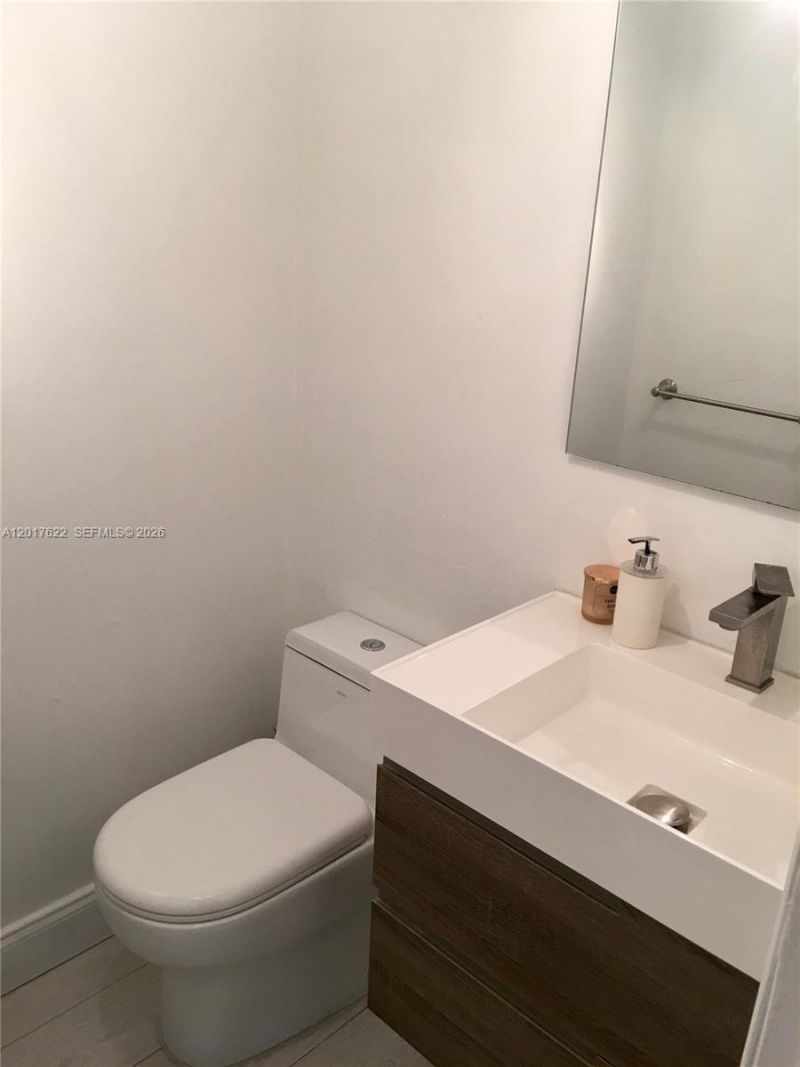 1610 Lenox Ave , Unit 416, Miami Beach, FL 33139 Photo