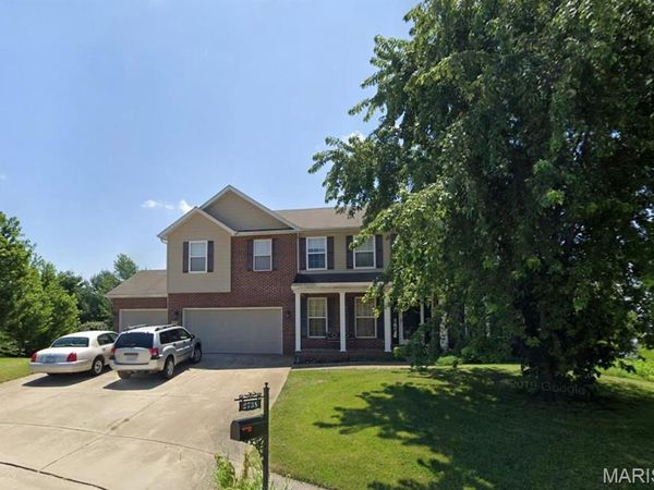 2738 GENEVA LAKE Drive , Belleville, IL 62221