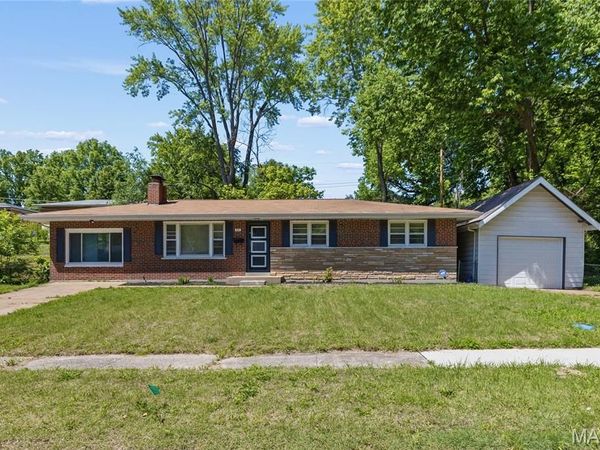 931 Thatcher Avenue , Ferguson, MO 63135
