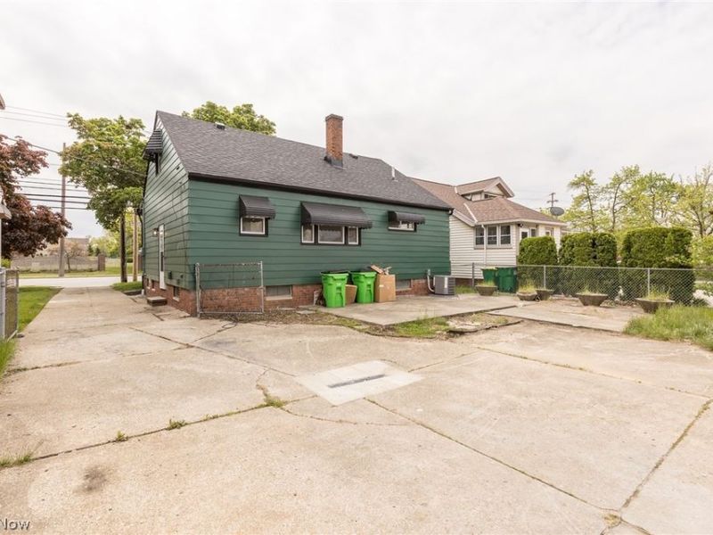 29307 Lake Shore Boulevard, Willowick, OH 44095 Photo 3