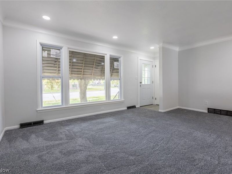 29307 Lake Shore Boulevard, Willowick, OH 44095 Photo 5