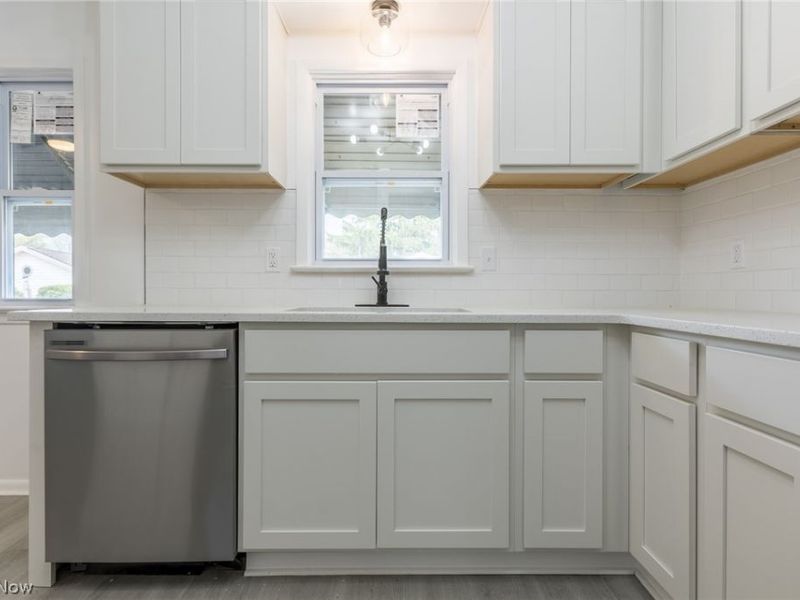 29307 Lake Shore Boulevard, Willowick, OH 44095 Photo 7