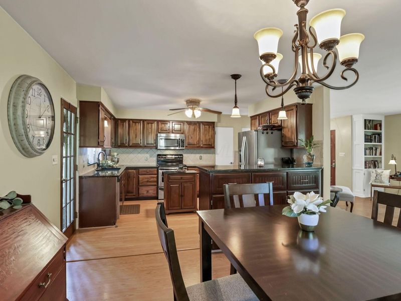225 Sebaugh Drive , Zanesville, OH 43701 Photo 13