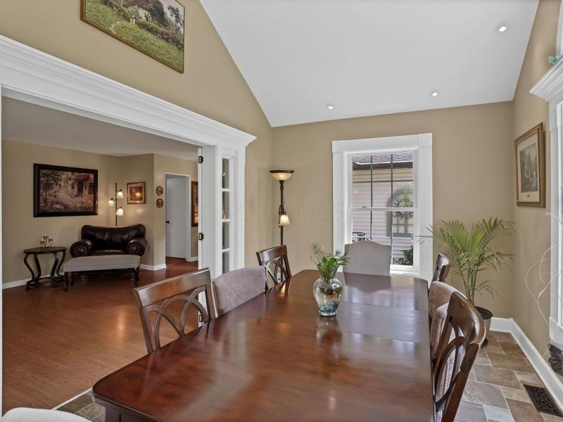 225 Sebaugh Drive , Zanesville, OH 43701 Photo 7