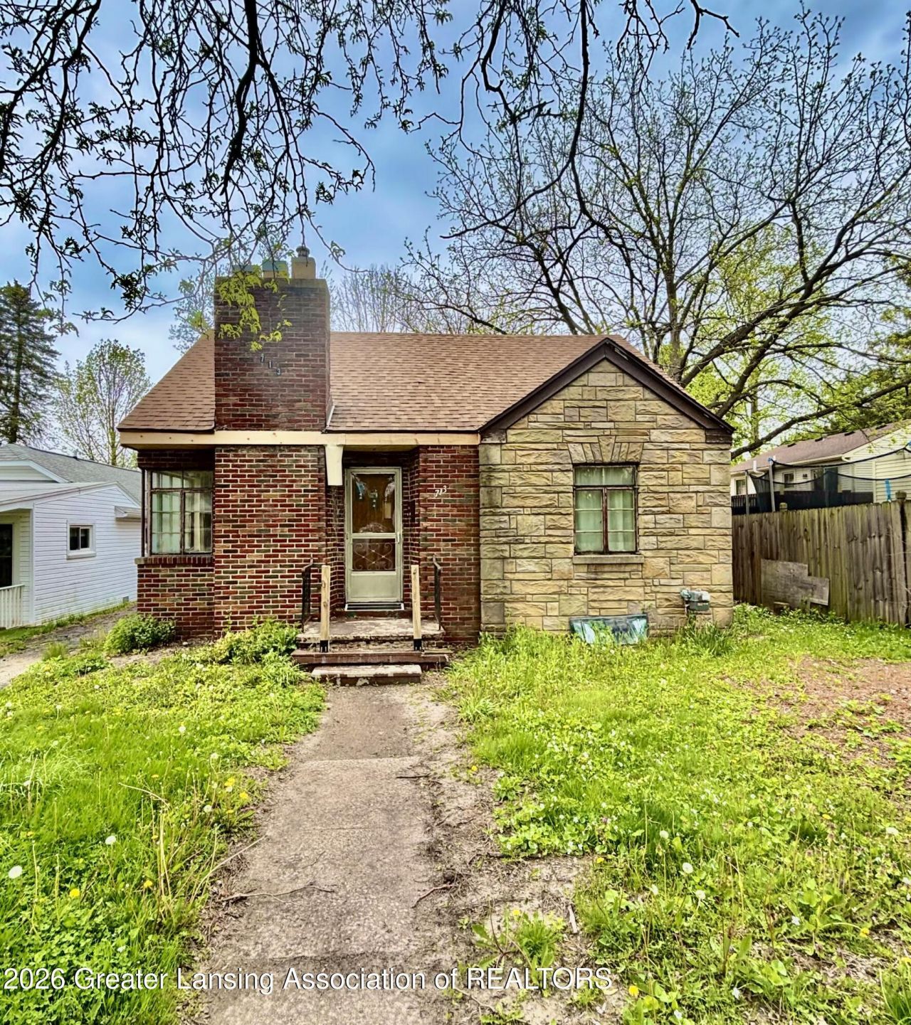 713 E Greenlawn Avenue, Lansing, MI 48910 Main Photo
