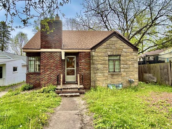 713 E Greenlawn Avenue, Lansing, MI 48910