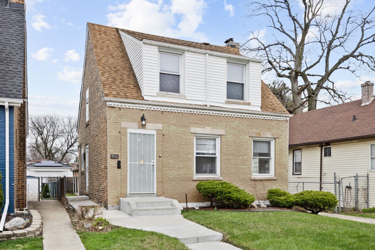 8435 S Cregier Avenue, Chicago, IL 60617 Main Photo