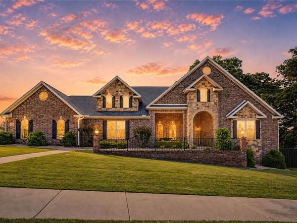3601 NW Creekstone Boulevard, Bentonville, AR 72712