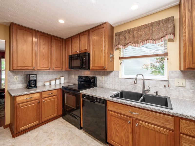2637 Jefferson Estates Drive, Blacklick, OH 43004 Photo 23
