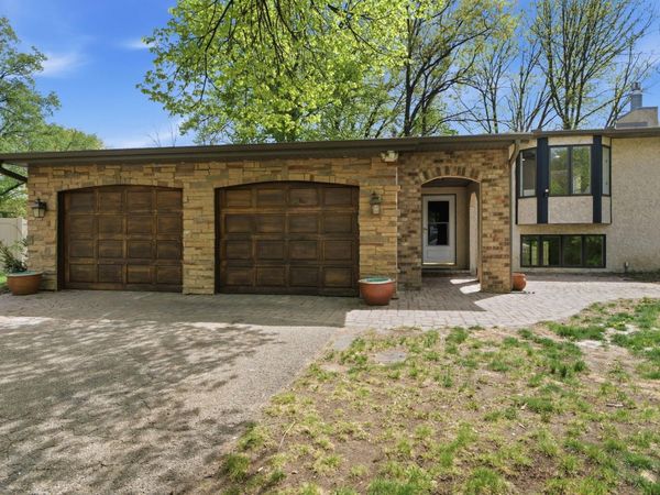 805 Lacota Lane, Burnsville, MN 55337