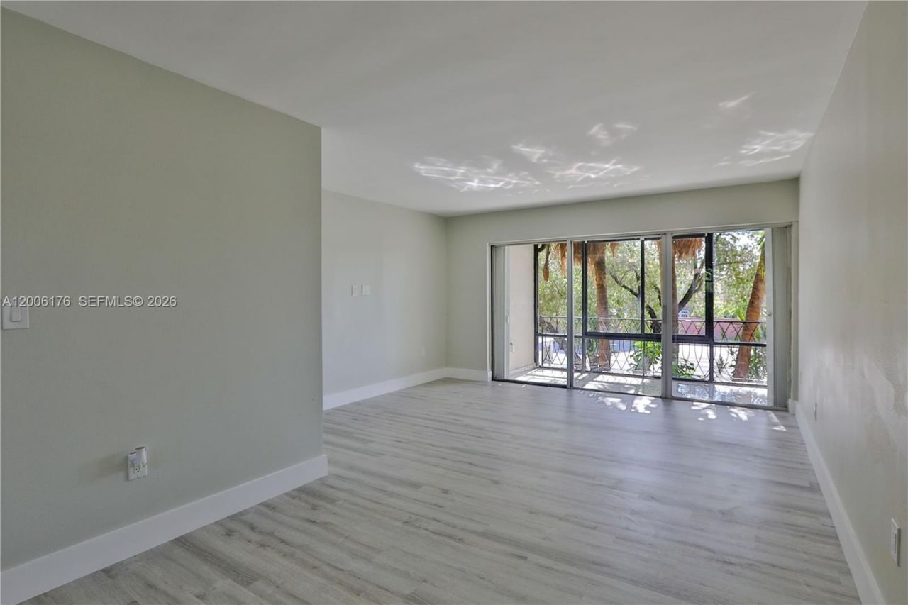 10 NW 87th Ave, Unit B209, Miami, FL 33172 Photo