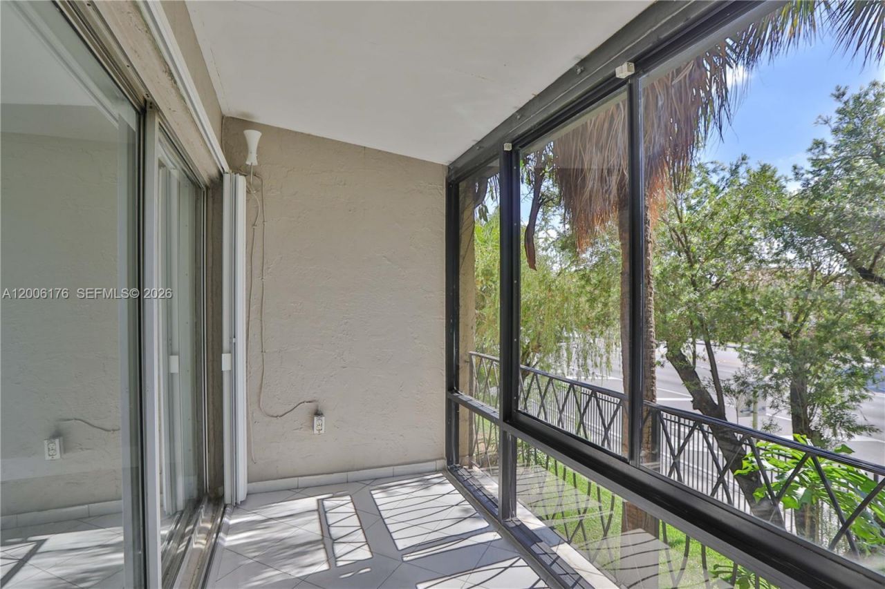 10 NW 87th Ave, Unit B209, Miami, FL 33172 Photo