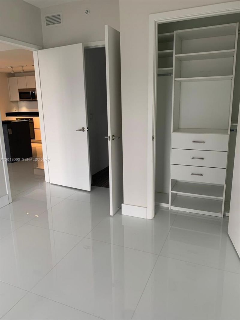 1010 Brickell Ave, Unit 3704, Miami, FL 33131 Photo