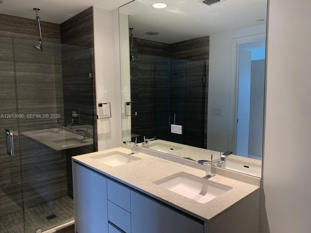 1010 Brickell Ave, Unit 3704, Miami, FL 33131 Photo