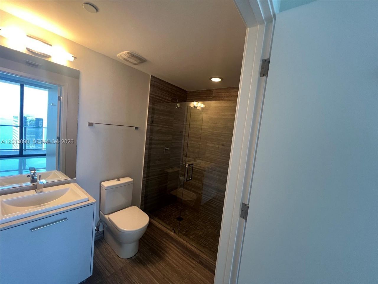 1010 Brickell Ave, Unit 3704, Miami, FL 33131 Photo