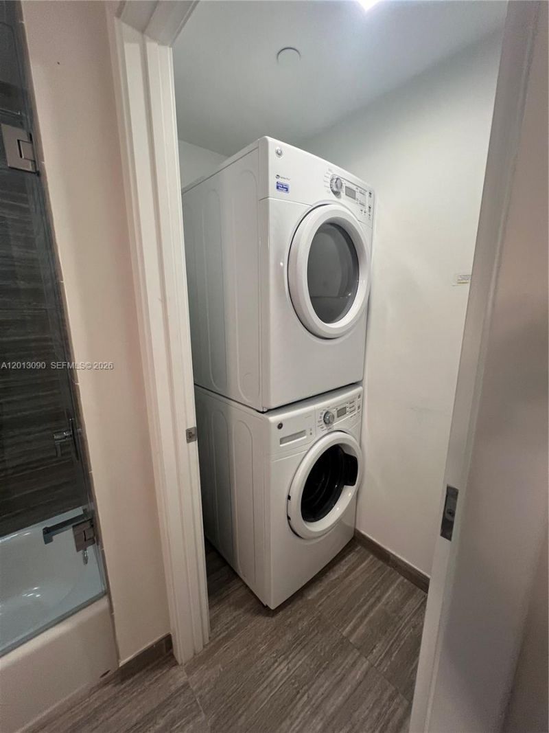 1010 Brickell Ave, Unit 3704, Miami, FL 33131 Photo