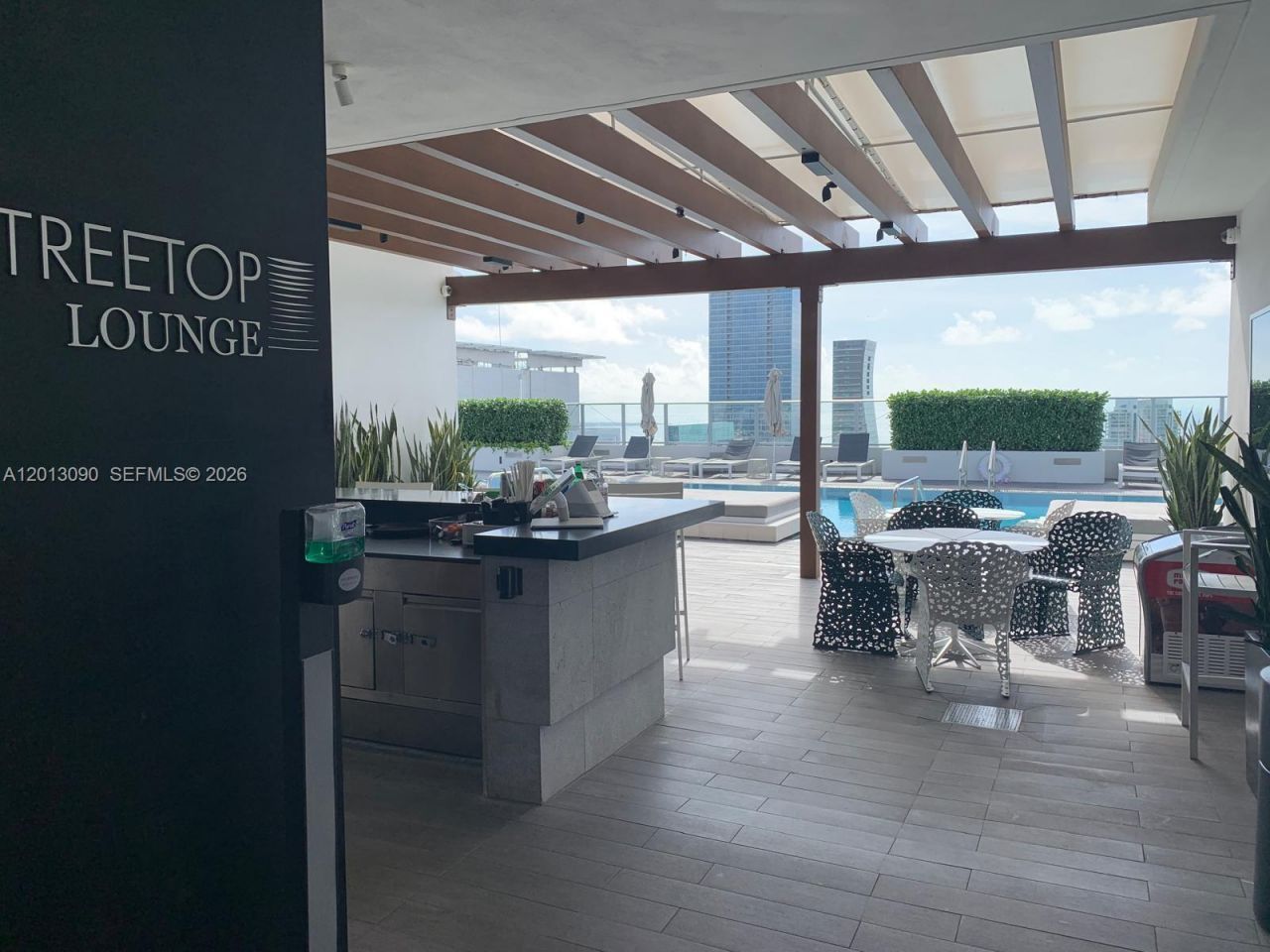 1010 Brickell Ave, Unit 3704, Miami, FL 33131 Photo