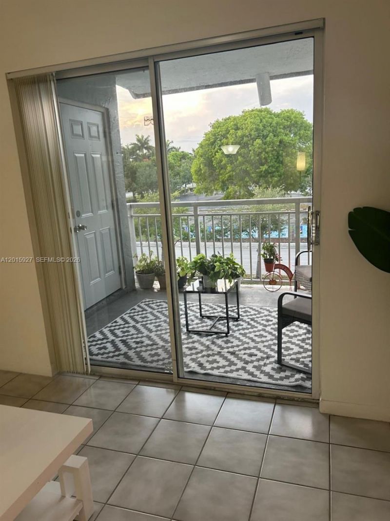 8660 SW 212th St , Unit 306, Cutler Bay, FL 33189 Photo