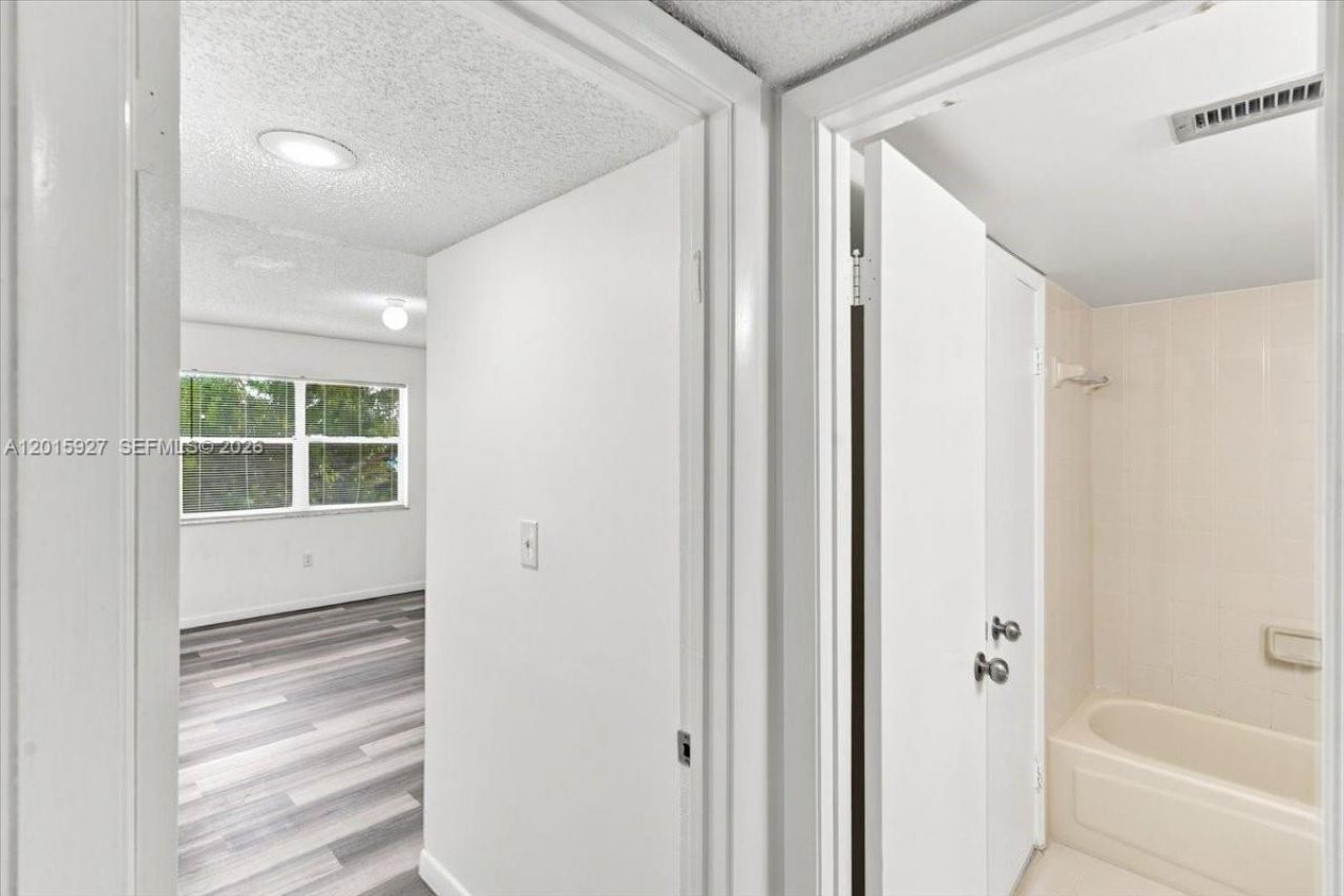 8660 SW 212th St, Unit 306, Cutler Bay, FL 33189 Photo
