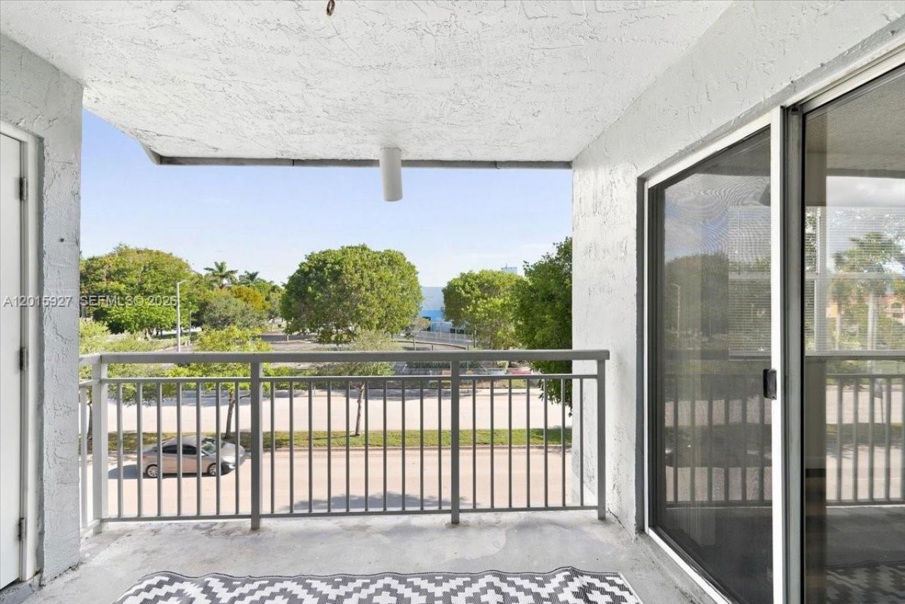 8660 SW 212th St, Unit 306, Cutler Bay, FL 33189 Photo