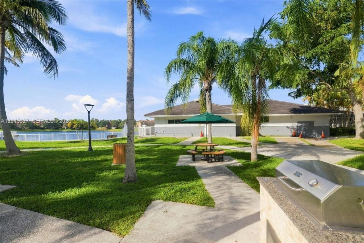 8660 SW 212th St, Unit 306, Cutler Bay, FL 33189 Photo