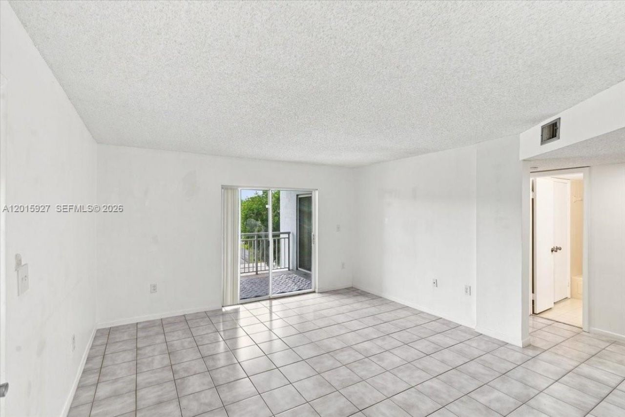 8660 SW 212th St, Unit 306, Cutler Bay, FL 33189 Photo