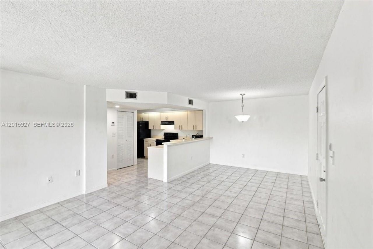 8660 SW 212th St, Unit 306, Cutler Bay, FL 33189 Photo