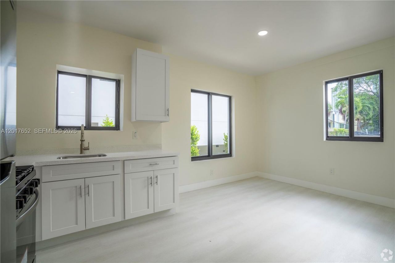 433 SW 6th St, Unit 10, Miami, FL 33130 Photo
