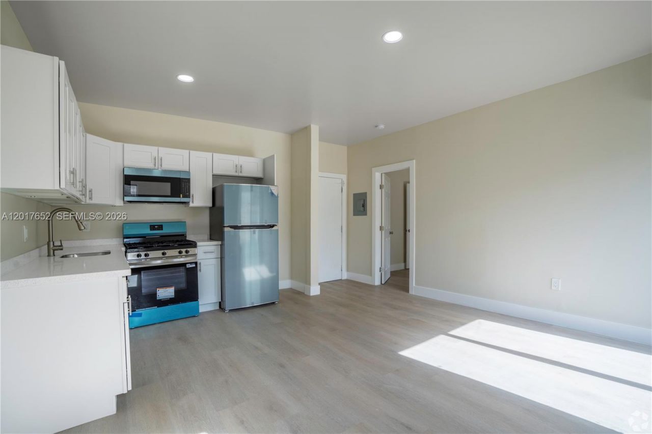 433 SW 6th St, Unit 10, Miami, FL 33130 Photo