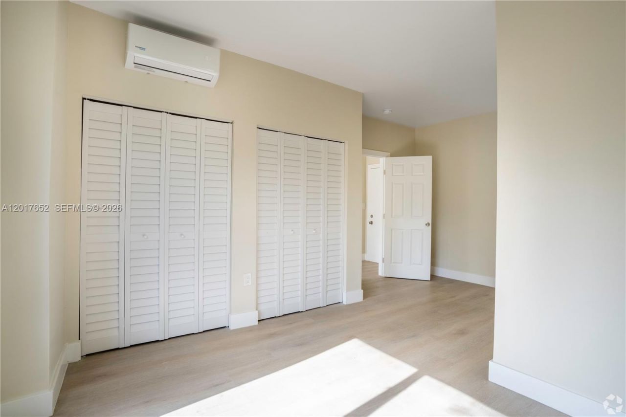 433 SW 6th St, Unit 10, Miami, FL 33130 Photo