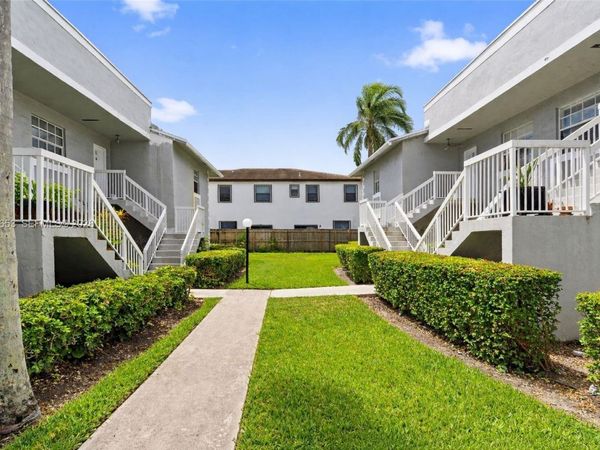 464 NE 210th Circle Ter, Unit 204, Miami, FL 33179