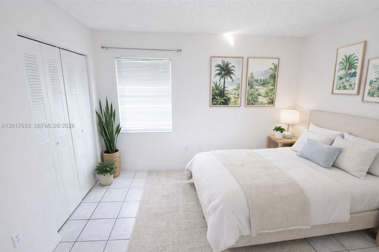 464 NE 210th Circle Ter, Unit 204, Miami, FL 33179 Photo