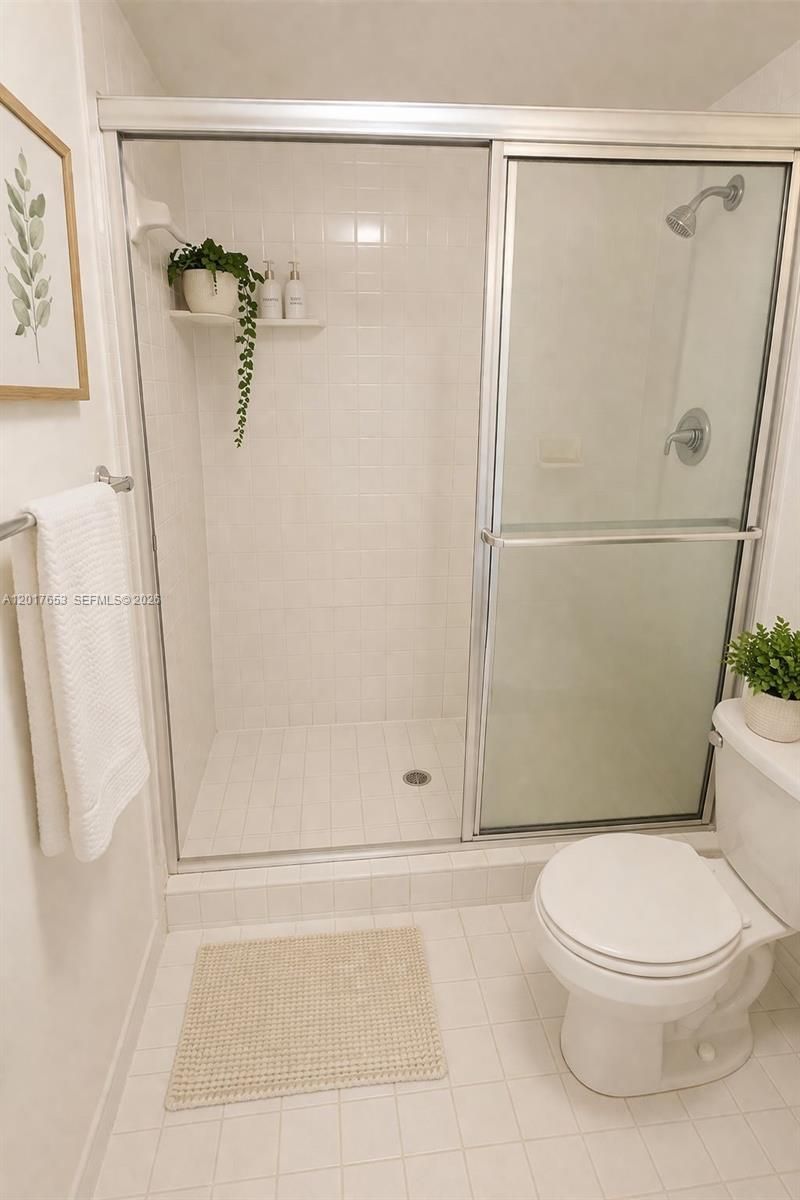 464 NE 210th Circle Ter, Unit 204, Miami, FL 33179 Photo