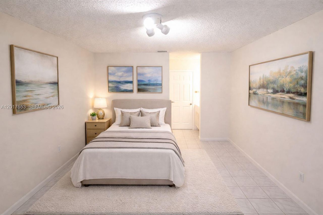 464 NE 210th Circle Ter, Unit 204, Miami, FL 33179 Photo