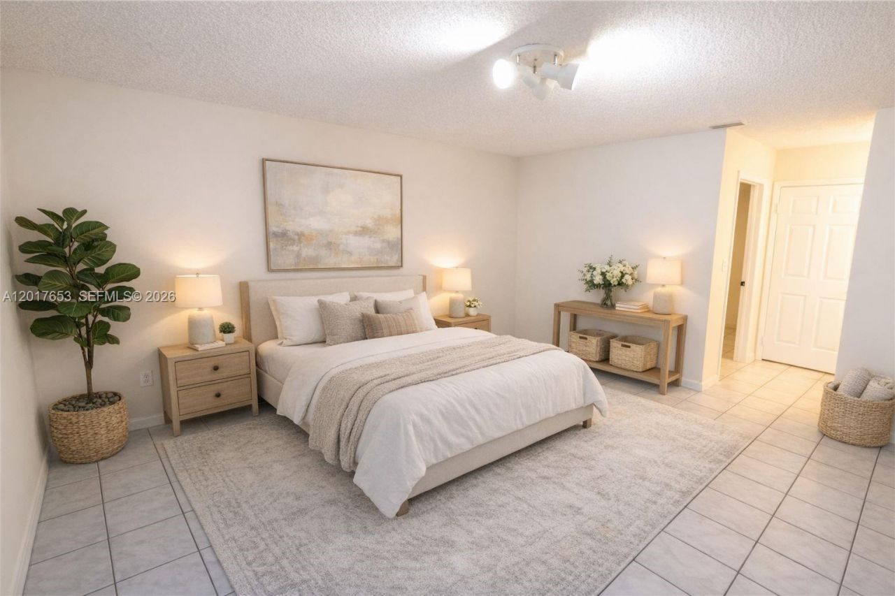 464 NE 210th Circle Ter, Unit 204, Miami, FL 33179 Photo