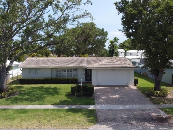 4900 Cleveland St , Hollywood, FL 33021
